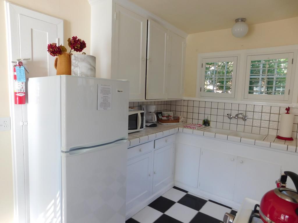 Lincoln Green Inn Carmel-by-the-Sea Ngoại thất bức ảnh